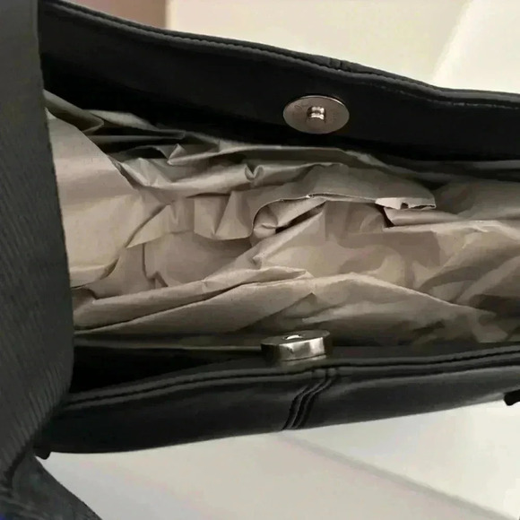 Joe Fresh Leather Tote *Free gift when bundle 3 - Picture 3 of 5